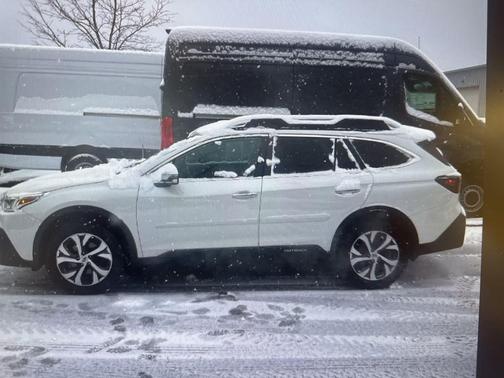 2022 Subaru Outback Touring XT