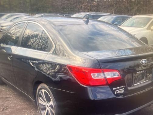 Crystal Black Silica 2018 Subaru Legacy Limited