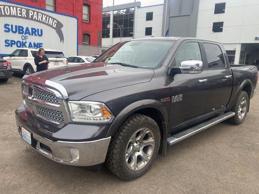 Granite Crystal Metallic 2017 RAM 1500 Laramie