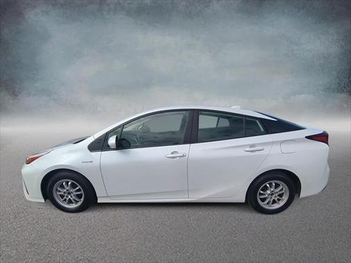 2022 Toyota Prius LE
