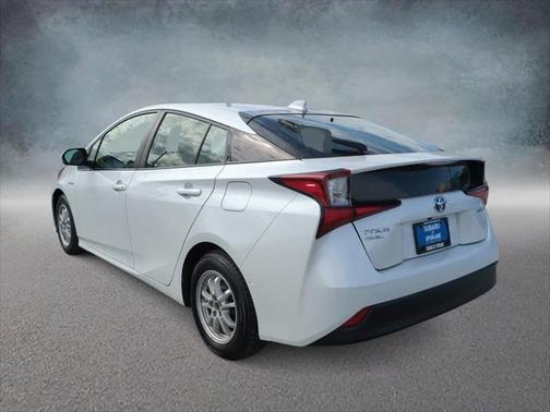 2022 Toyota Prius LE
