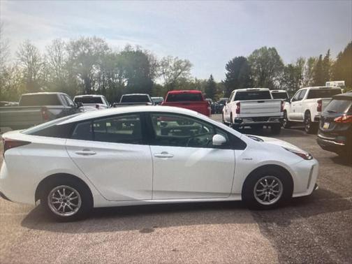 2022 Toyota Prius LE