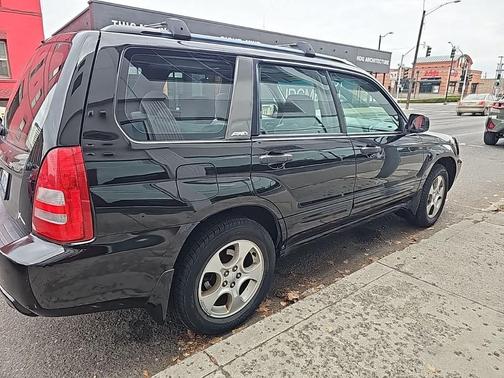 2004 Subaru Forester Base