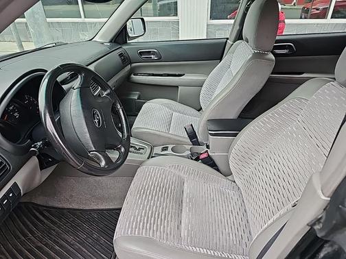 2004 Subaru Forester Base