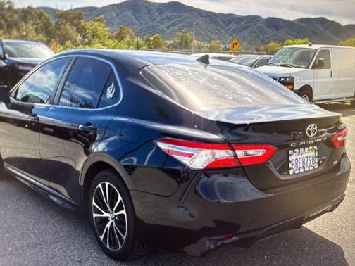 2020 Toyota Camry SE