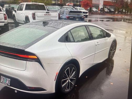 2024 Toyota Prius XLE