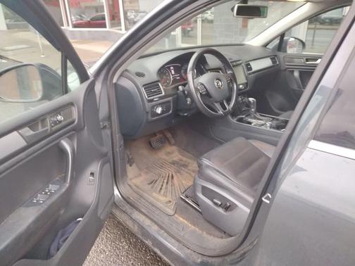 2013 Volkswagen Touareg VR6 Sport