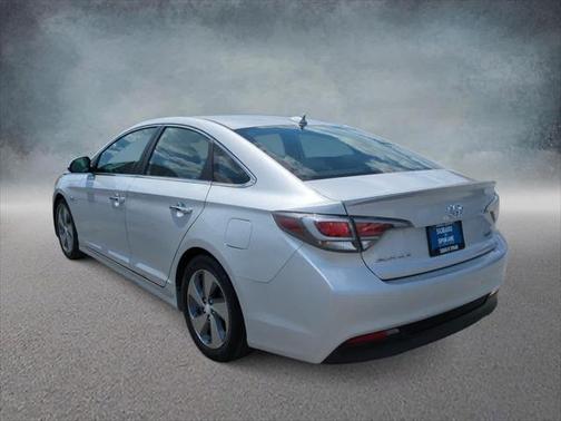 2016 Hyundai SONATA Hybrid Limited