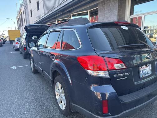 2013 Subaru Outback 2.5i Premium