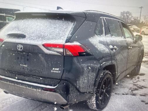 2024 Toyota RAV4 Hybrid SE