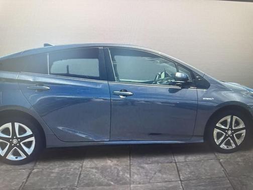 2017 Toyota Prius Four