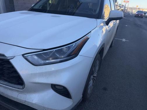 2021 Toyota Highlander Hybrid Platinum