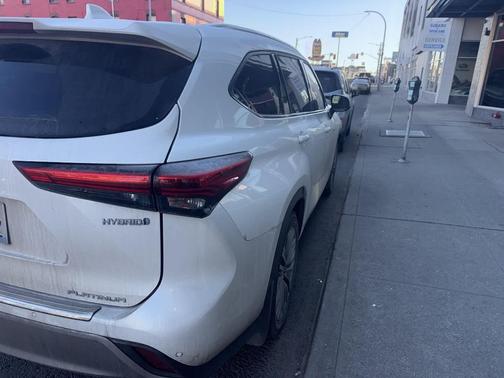 2021 Toyota Highlander Hybrid Platinum
