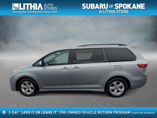 2018 Toyota Sienna LE