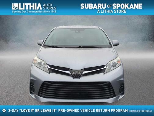 2018 Toyota Sienna LE