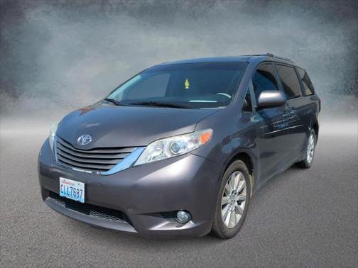 2013 Toyota Sienna XLE