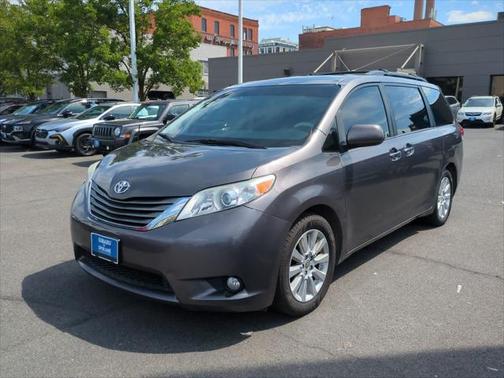 2013 Toyota Sienna XLE