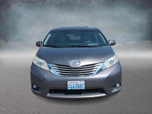 2013 Toyota Sienna XLE