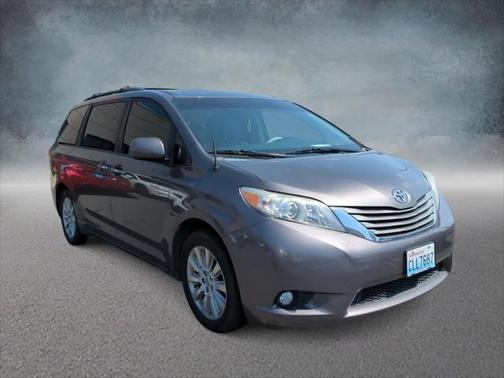 2013 Toyota Sienna XLE