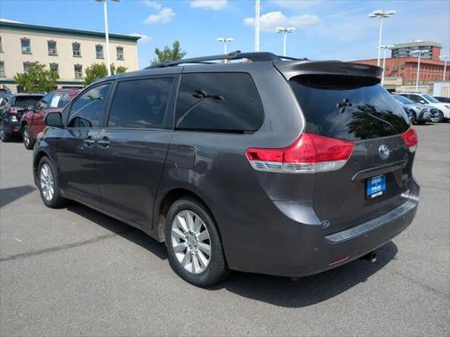 2013 Toyota Sienna XLE