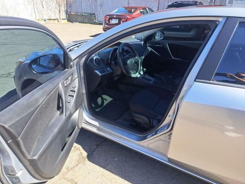 Liquid Silver Metallic 2011 Mazda Mazda3 i Touring