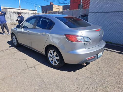 Liquid Silver Metallic 2011 Mazda Mazda3 i Touring