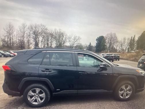 Midnight Black Metallic 2022 Toyota RAV4 Hybrid XLE