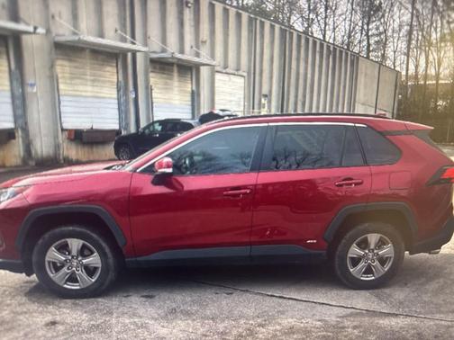 2022 Toyota RAV4 Hybrid LE