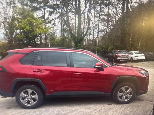 2022 Toyota RAV4 Hybrid LE