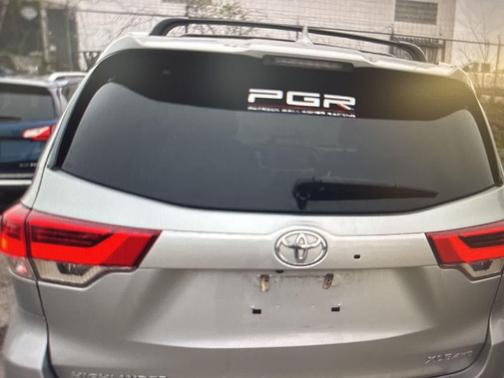 Celestial Silver Metallic 2018 Toyota Highlander XLE