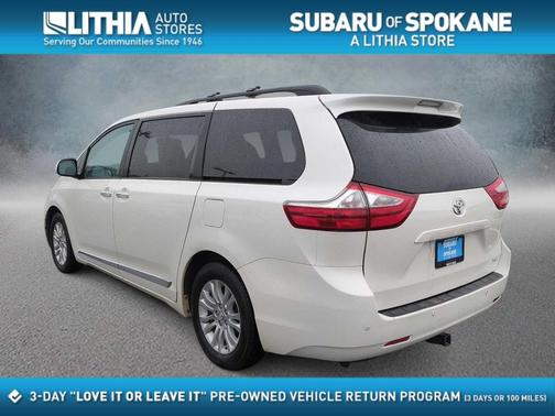 2017 Toyota Sienna XLE