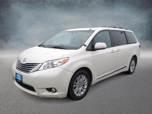 2017 Toyota Sienna XLE