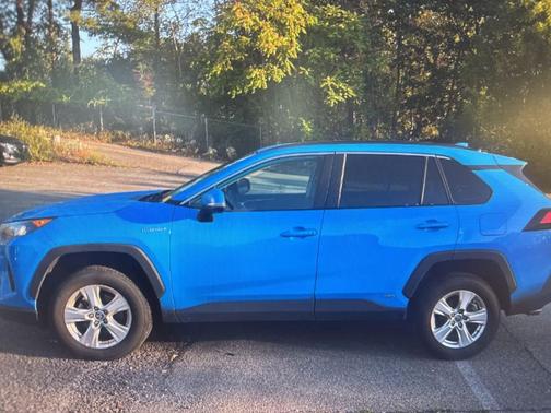 2021 Toyota RAV4 Hybrid LE