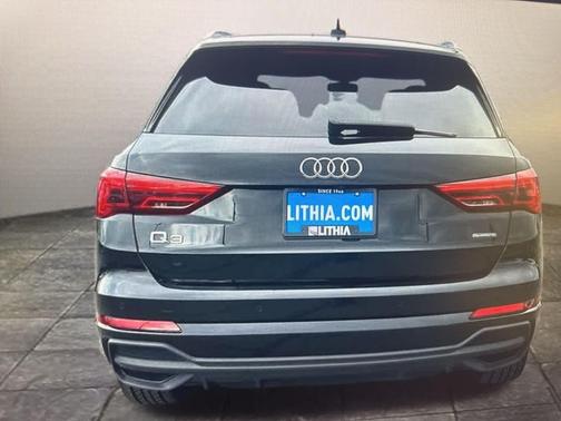 2022 Audi Q3 45 S line Premium