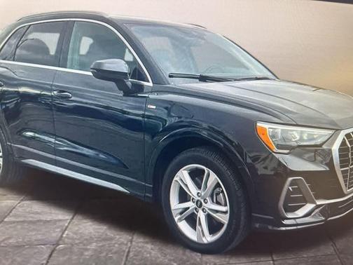 2022 Audi Q3 45 S line Premium