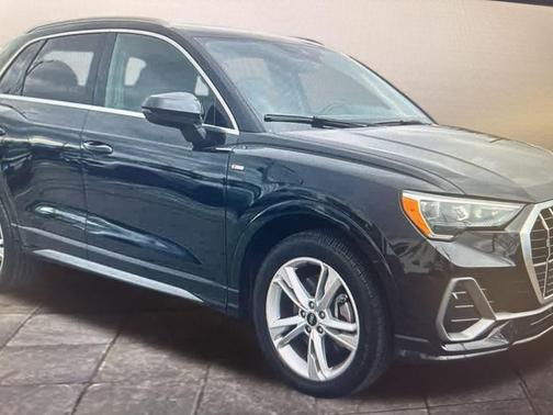 2022 Audi Q3 45 S line Premium