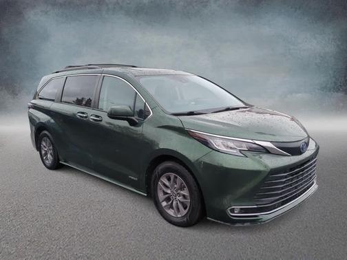 2021 Toyota Sienna XLE 7 Passenger