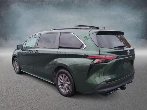 2021 Toyota Sienna XLE 7 Passenger