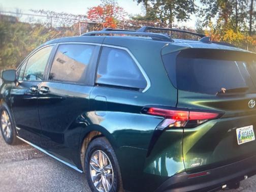 2021 Toyota Sienna XLE 7 Passenger