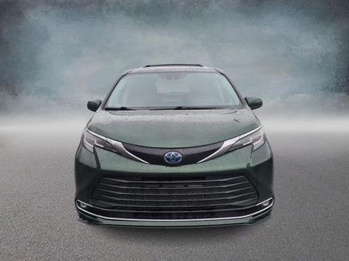 2021 Toyota Sienna XLE 7 Passenger