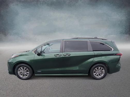 2021 Toyota Sienna XLE 7 Passenger