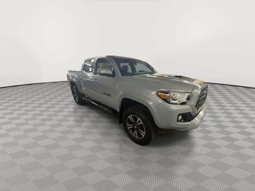 Cement 2018 Toyota Tacoma TRD Sport