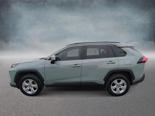 2020 Toyota RAV4 Hybrid XLE