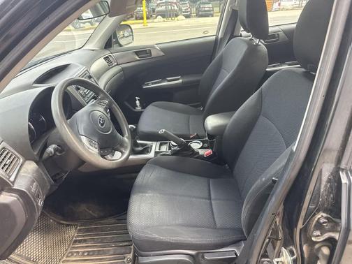 Obsidian Black Pearl 2013 Subaru Forester 2.5X