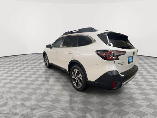 Crystal White Pearl 2022 Subaru Outback Limited