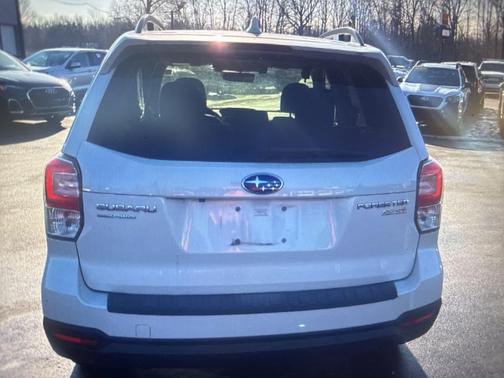 2017 Subaru Forester 2.5i Touring