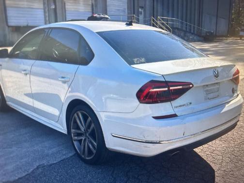 2018 Volkswagen Passat 2.0T R-Line