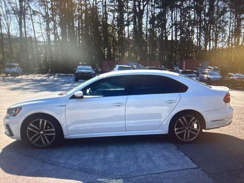 2018 Volkswagen Passat 2.0T R-Line