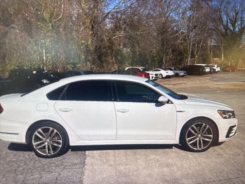 2018 Volkswagen Passat 2.0T R-Line