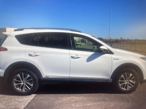 2018 Toyota RAV4 Hybrid XLE